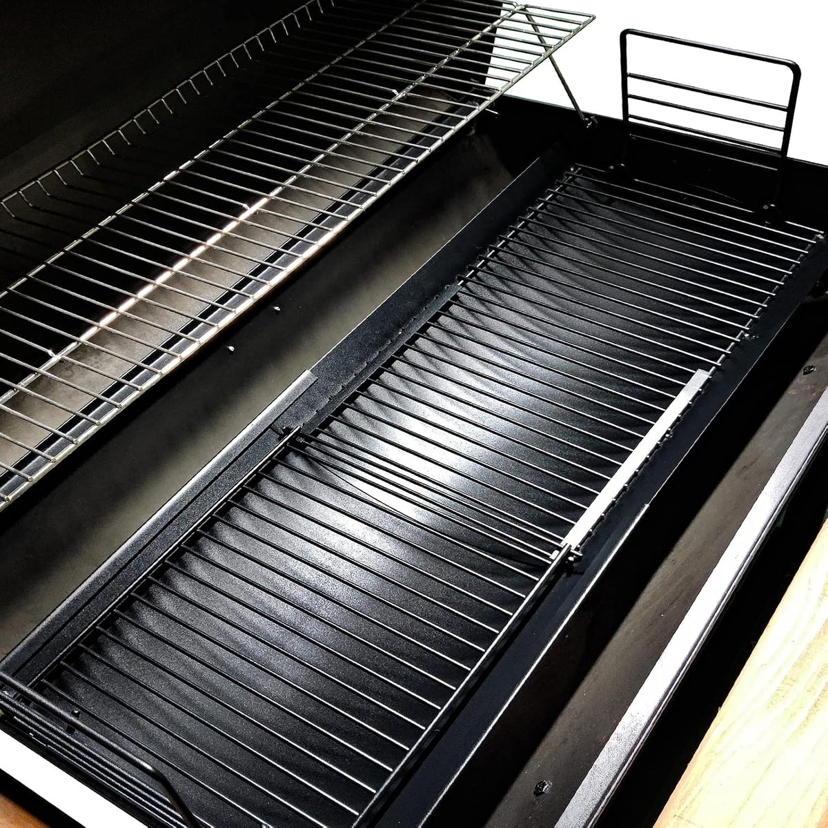 Adjustable ash pan for Chargriller - detail view 3